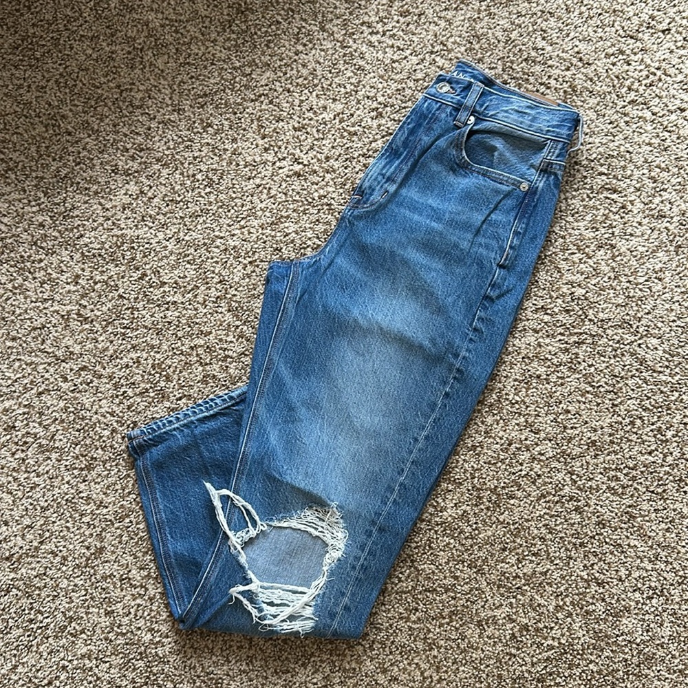 NWOT American Eagle Highest Rise Mom Jeans